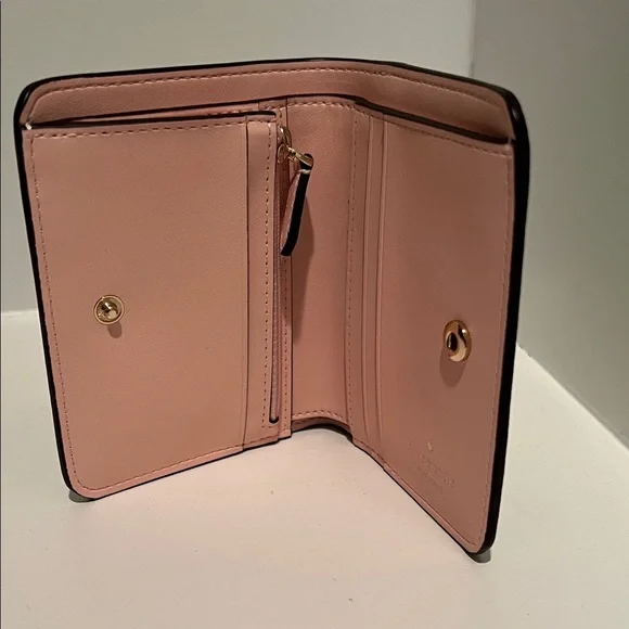 Kate Spade Green Card Holder - Picture 4 of 5